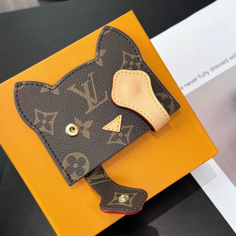 LV card bag (2)