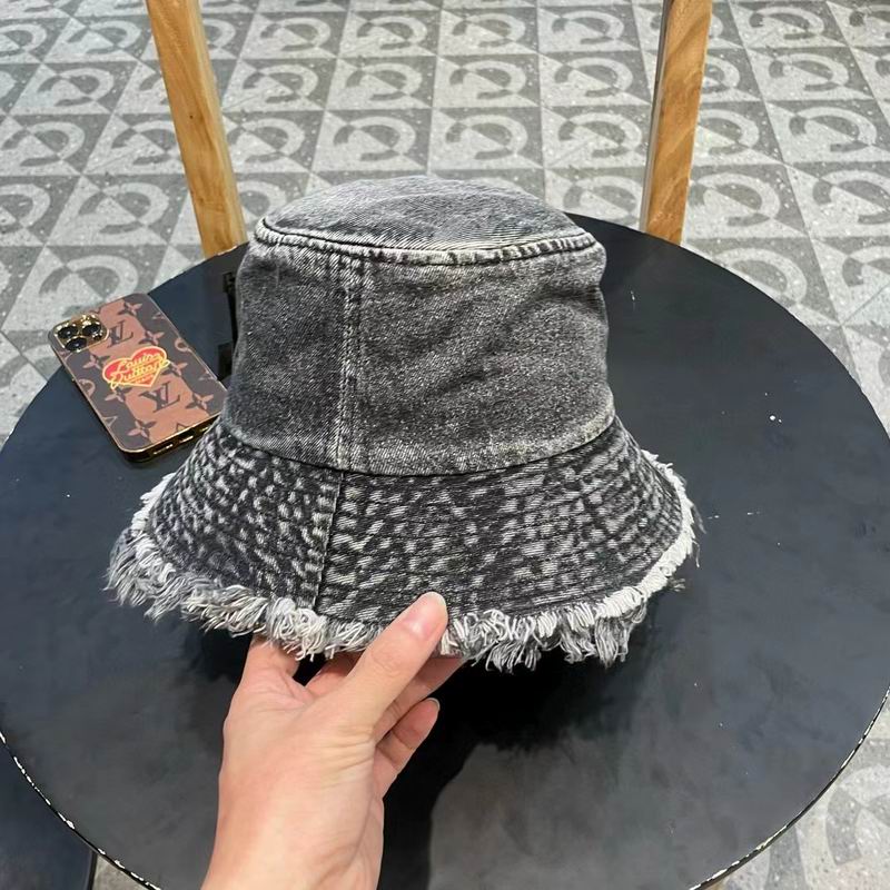 LV hat (112)