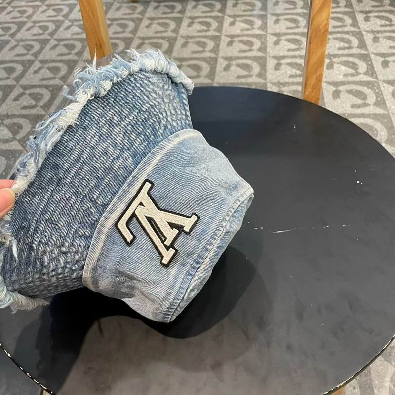 LV hat (117)