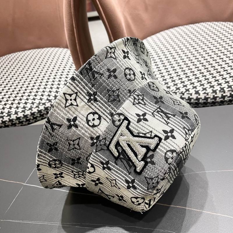 LV hat (122)