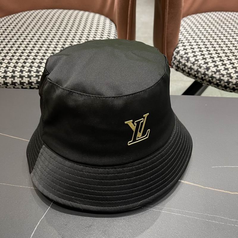 LV hat (220)