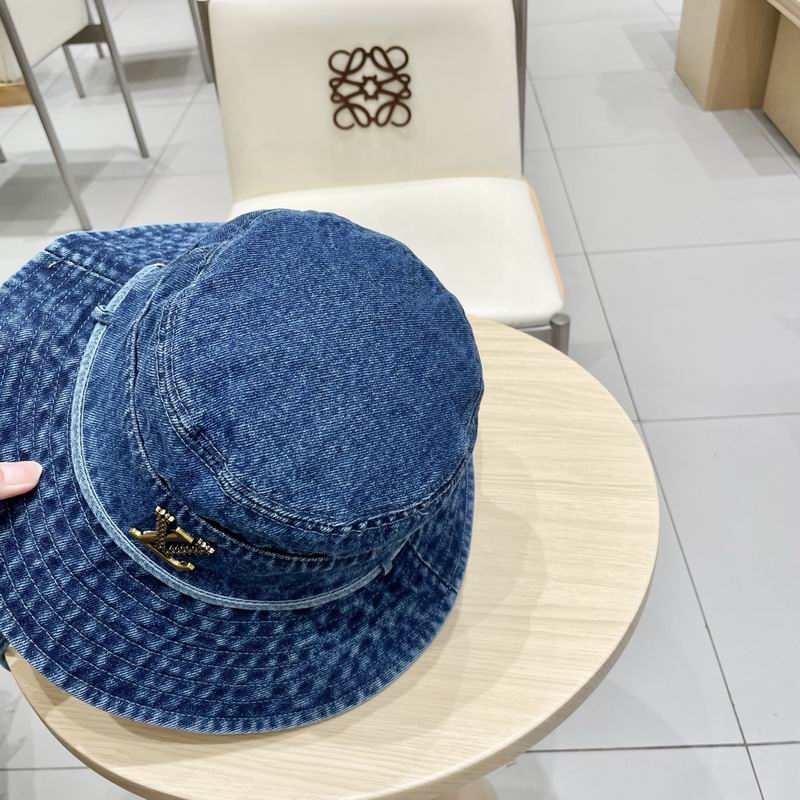 LV hat (300)