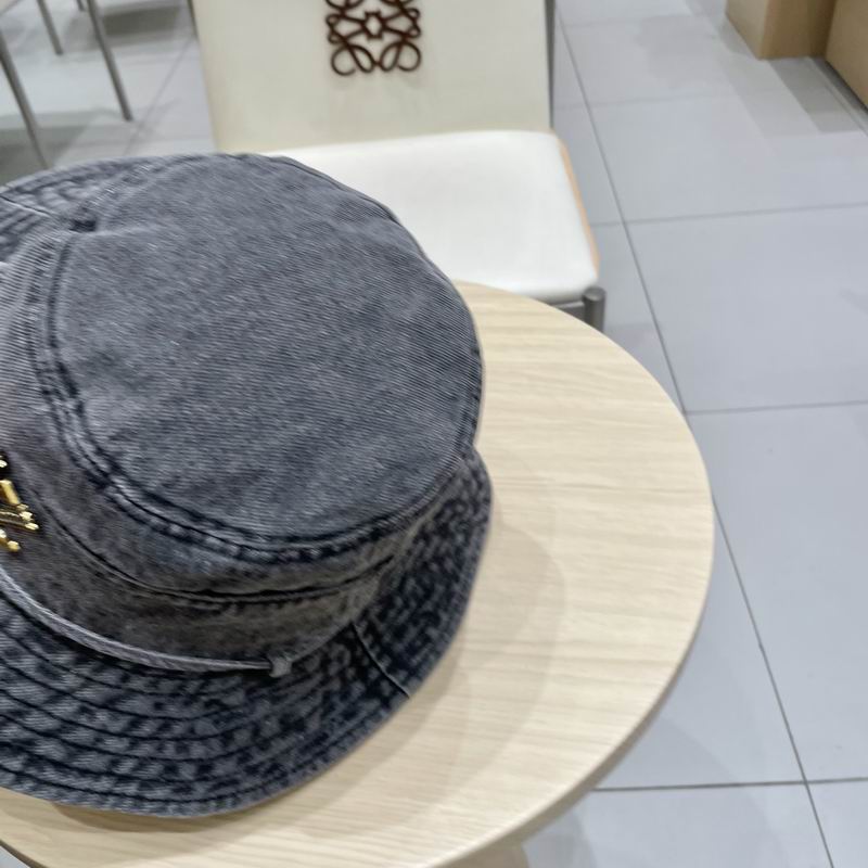 LV hat (318)