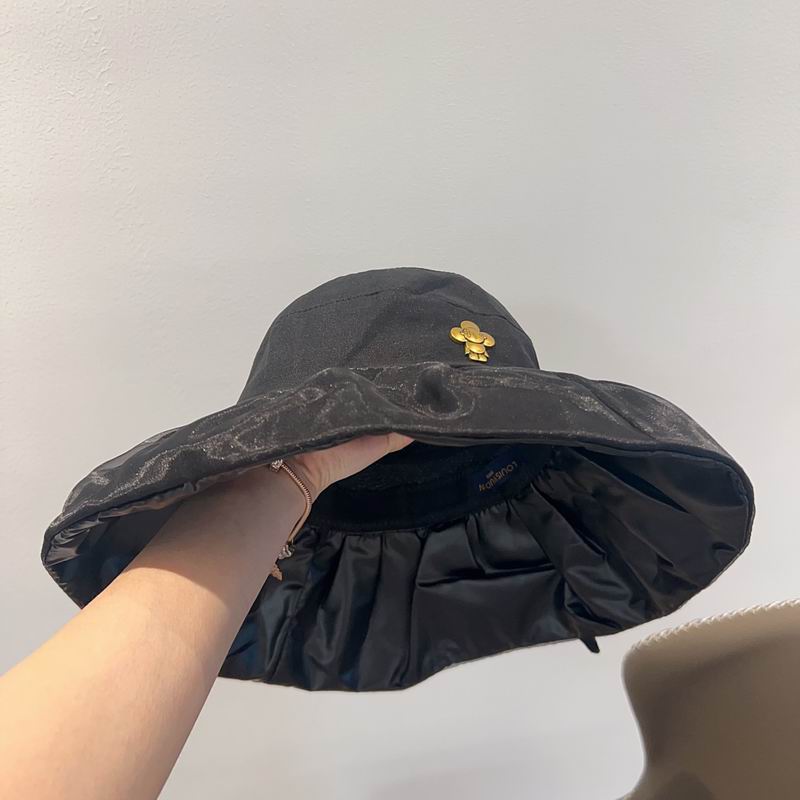 LV hat (325)