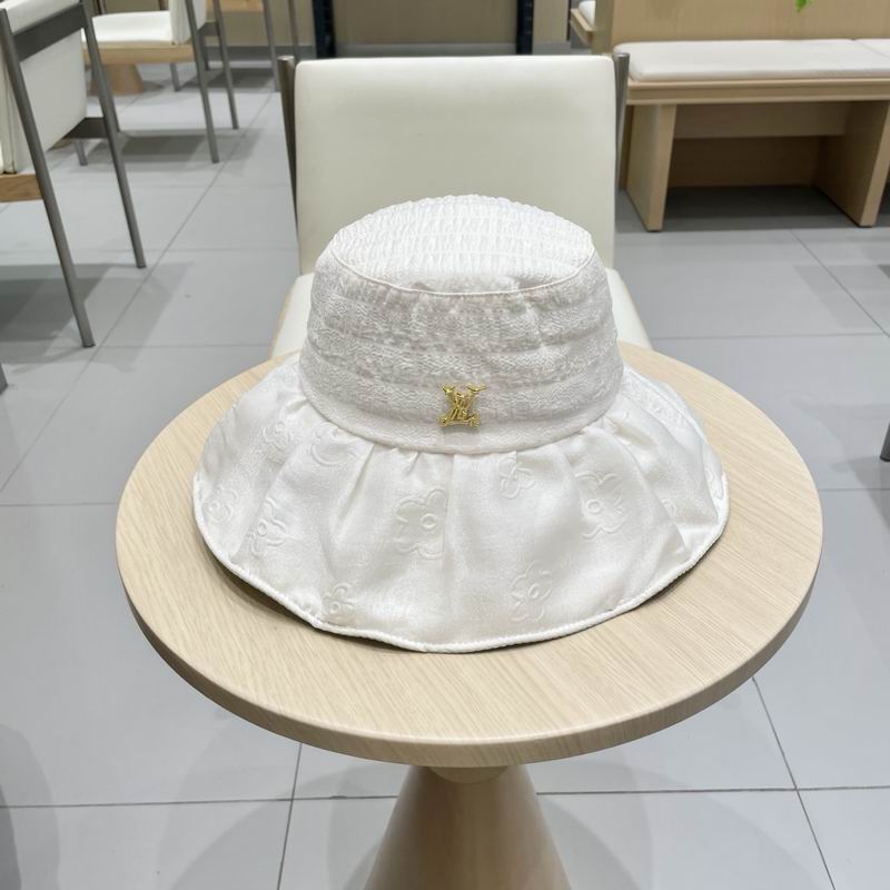 LV hat (423)