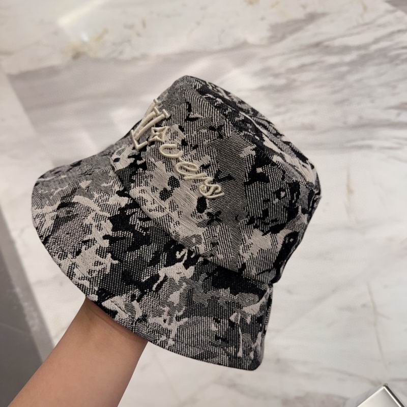 LV hat dx (12)