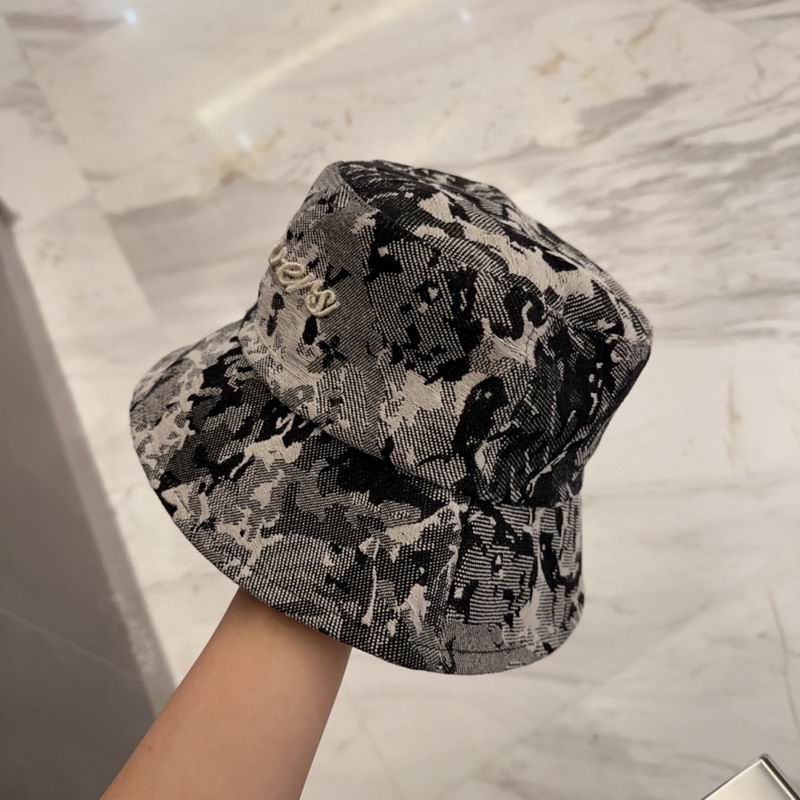 LV hat dx (17)
