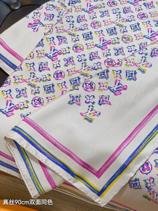 LV silk Scarf 90X90cm E05 (1)