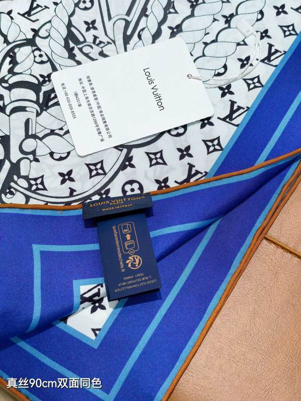 LV silk Scarf 90X90cm E10 (14)