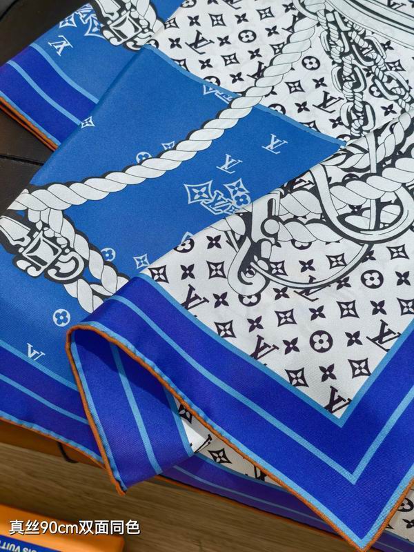 LV silk Scarf 90X90cm E10 (15)