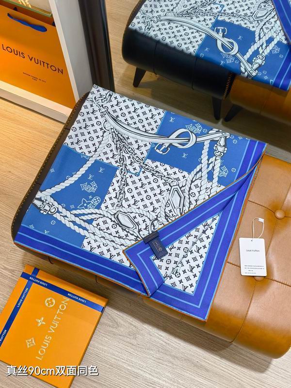 LV silk Scarf 90X90cm E10 (17)