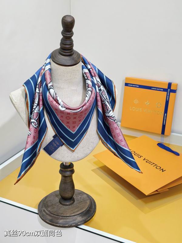 LV silk Scarf 90X90cm E10 (3)