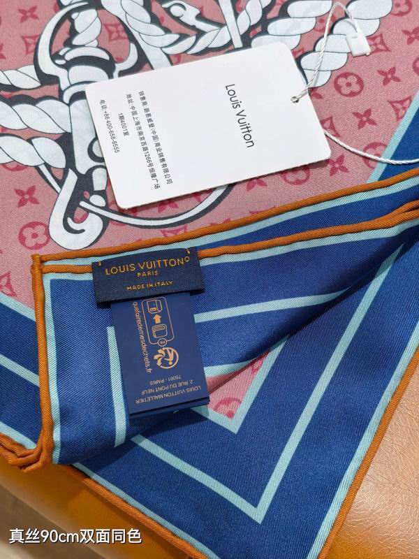 LV silk Scarf 90X90cm E10 (5)