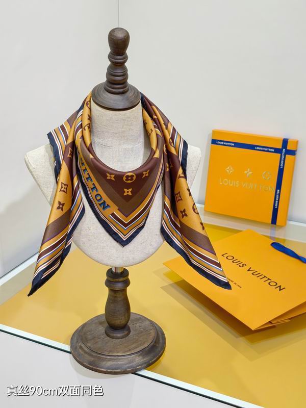 LV silk Scarf 90X90cm E11 (2)