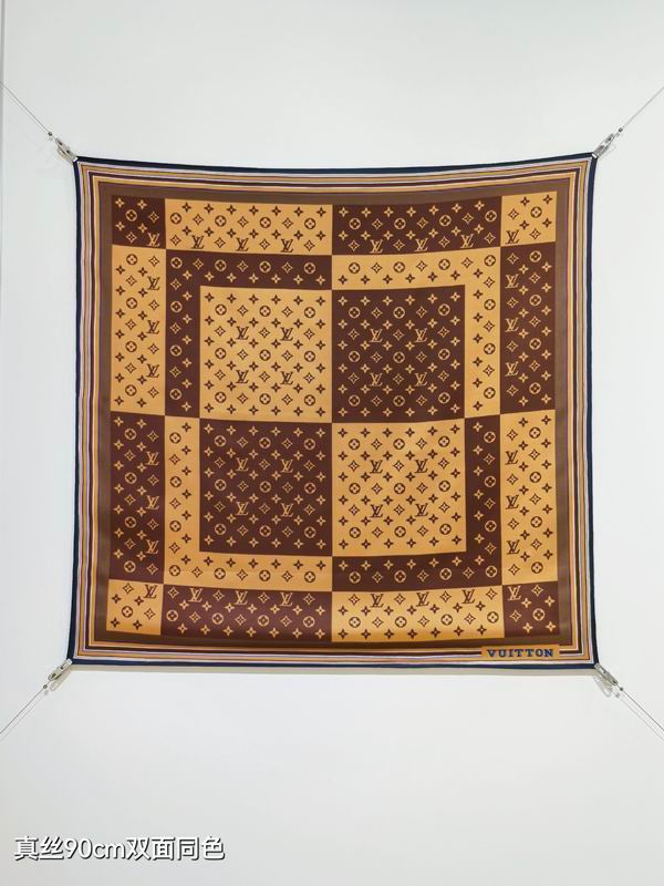 LV silk Scarf 90X90cm E11 (8)