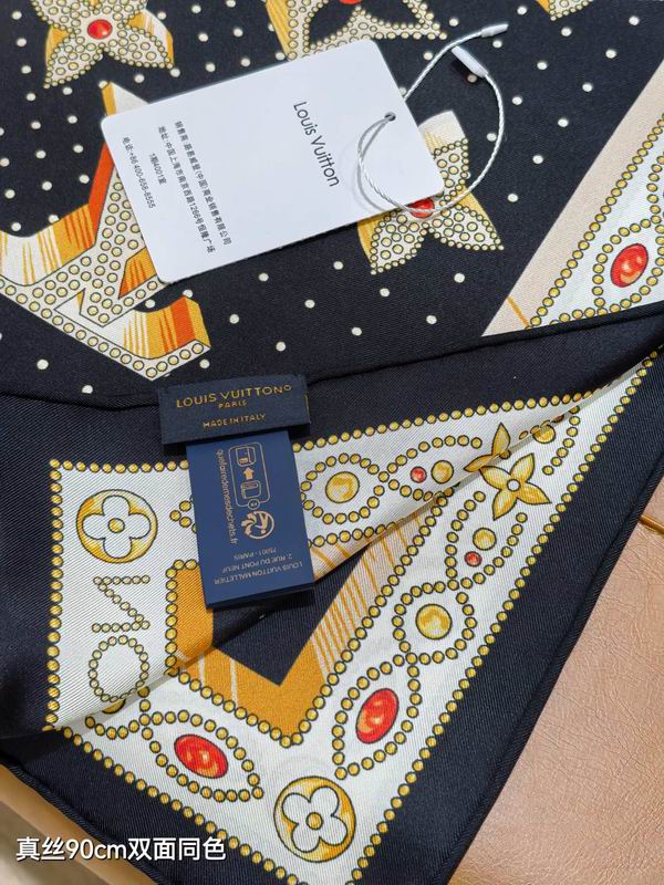LV silk Scarf 90X90cm E163 (15)