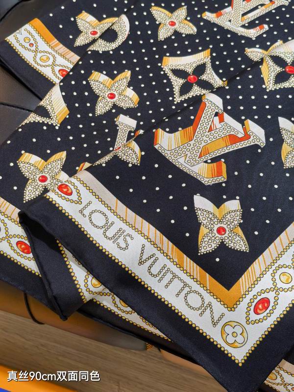 LV silk Scarf 90X90cm E163 (18)
