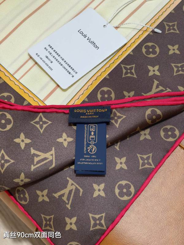 LV silk Scarf 90X90cm E199 (15)