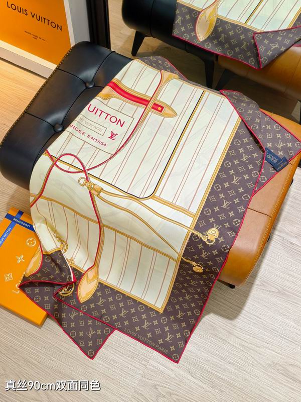 LV silk Scarf 90X90cm E199 (17)
