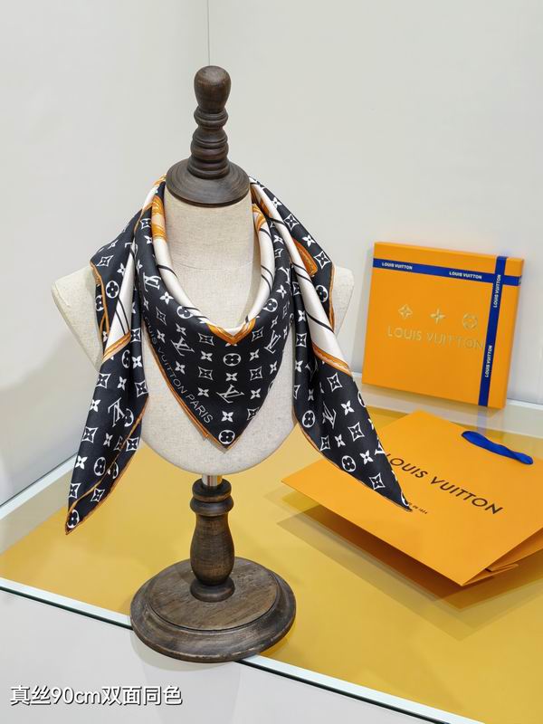 LV silk Scarf 90X90cm E199 (2)