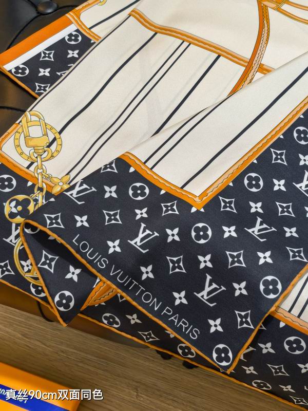 LV silk Scarf 90X90cm E199 (5)