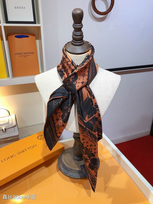 LV silk scarf 90X90cm E11 (3)