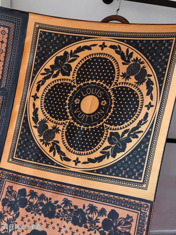LV silk scarf 90X90cm E11 (7)