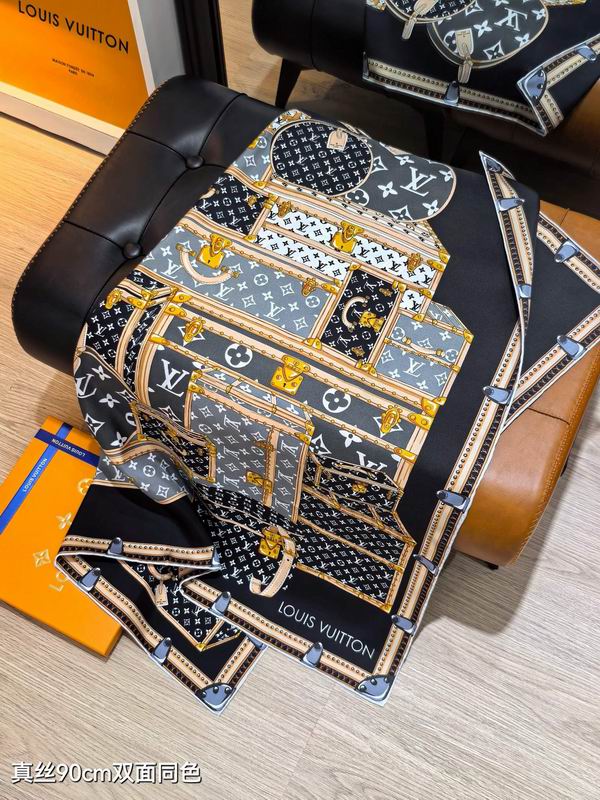LV silk scarf 90X90cm E44 (6)
