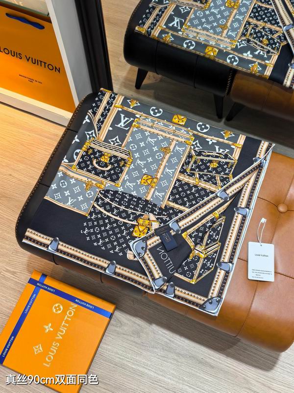 LV silk scarf 90X90cm E44 (7)