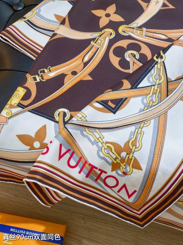 LV silk scarf 90X90cm E45 (27)