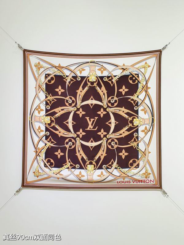 LV silk scarf 90X90cm E45 (30)