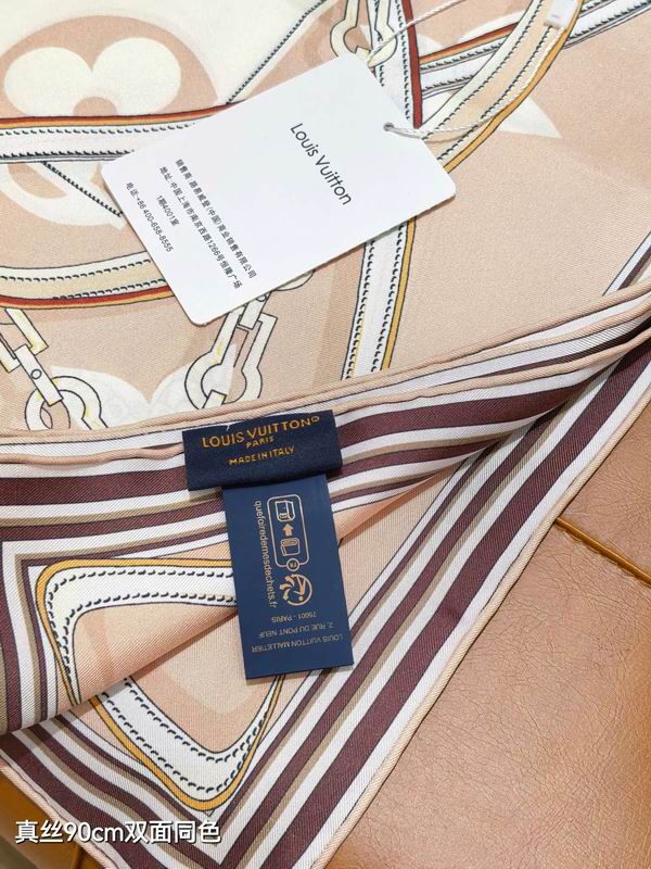 LV silk scarf 90X90cm E45 (5)
