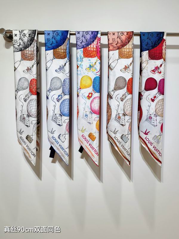 LV silk scarf 90X90cm E46 (1)