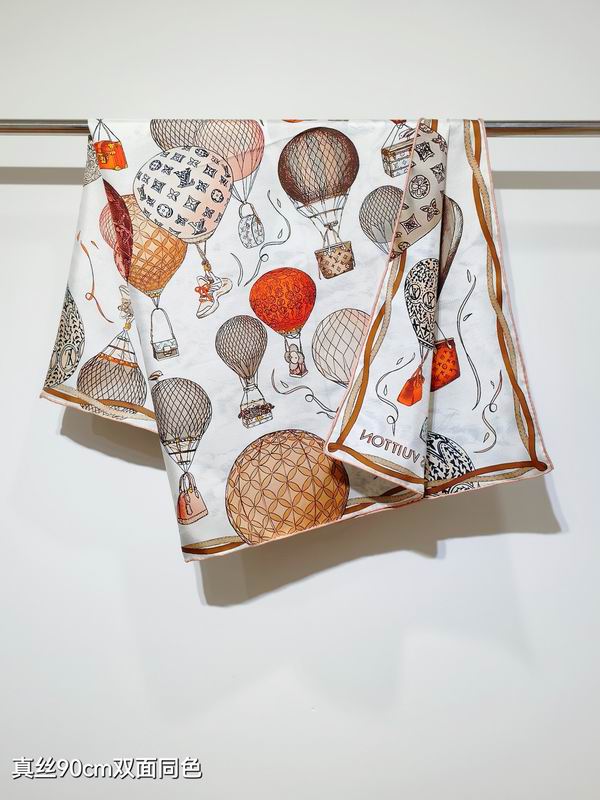 LV silk scarf 90X90cm E46 (26)
