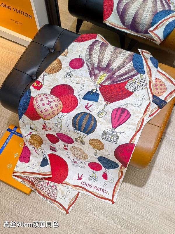 LV silk scarf 90X90cm E46 (49)