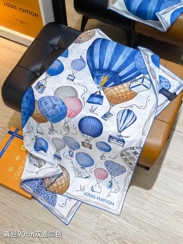 LV silk scarf 90X90cm E46 (7)