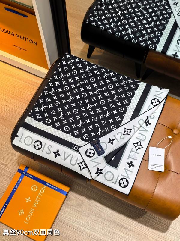 LV silk scarf 90X90cm E47 (8)