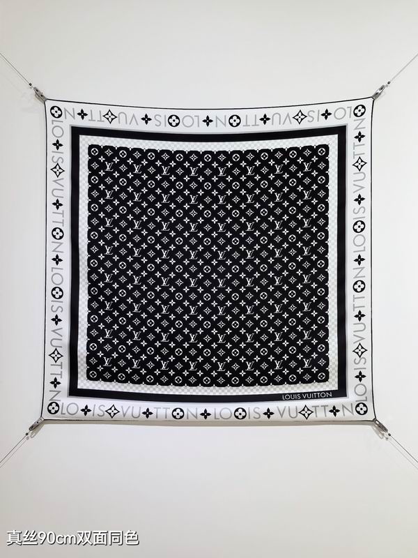 LV silk scarf 90X90cm E47 (9)