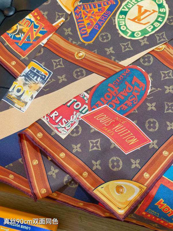 LV silk scarf 90X90cm E70 (16)