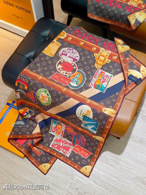 LV silk scarf 90X90cm E70 (17)