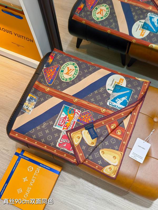 LV silk scarf 90X90cm E70 (18)