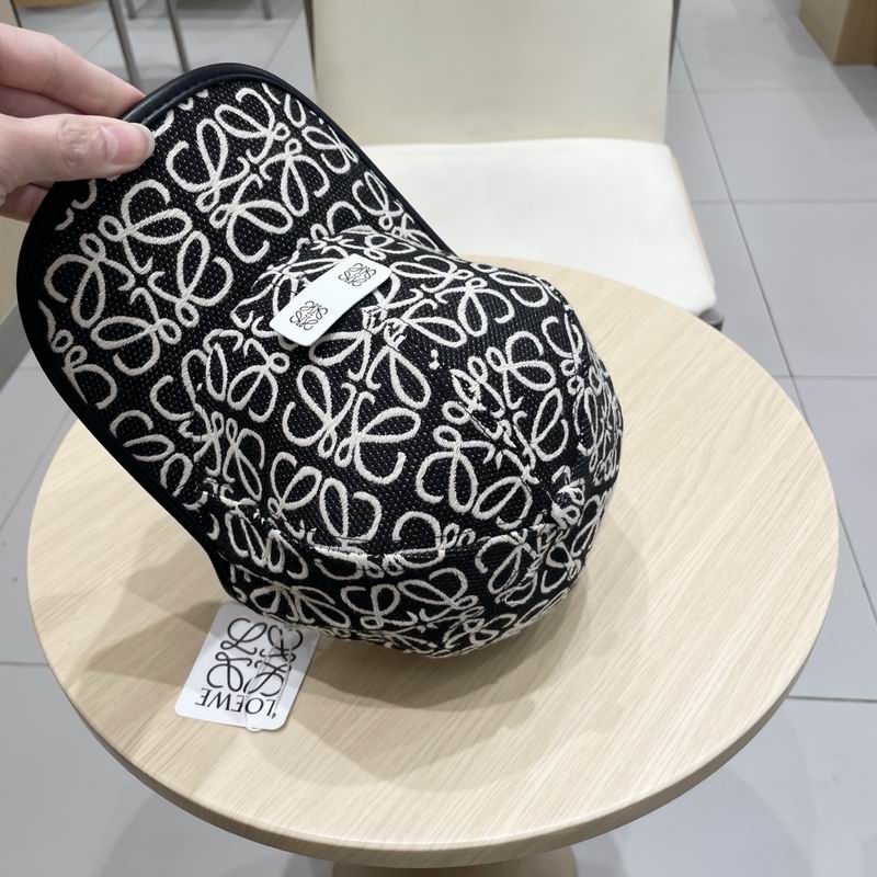 Loewe cap (3)