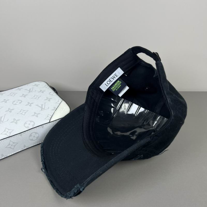Loewe cap dx (131)