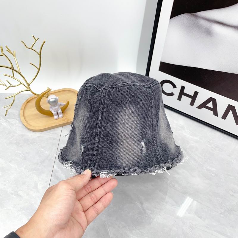 Miumiu hat dx (130)