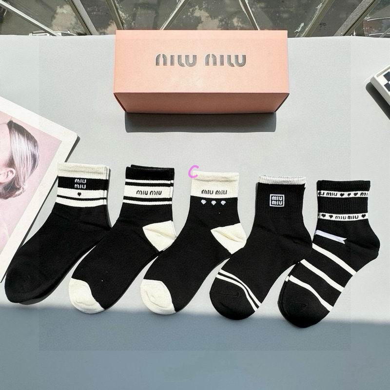 Miumiu socks (3)