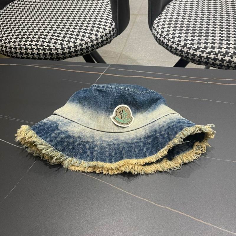 Moncler hat (2)