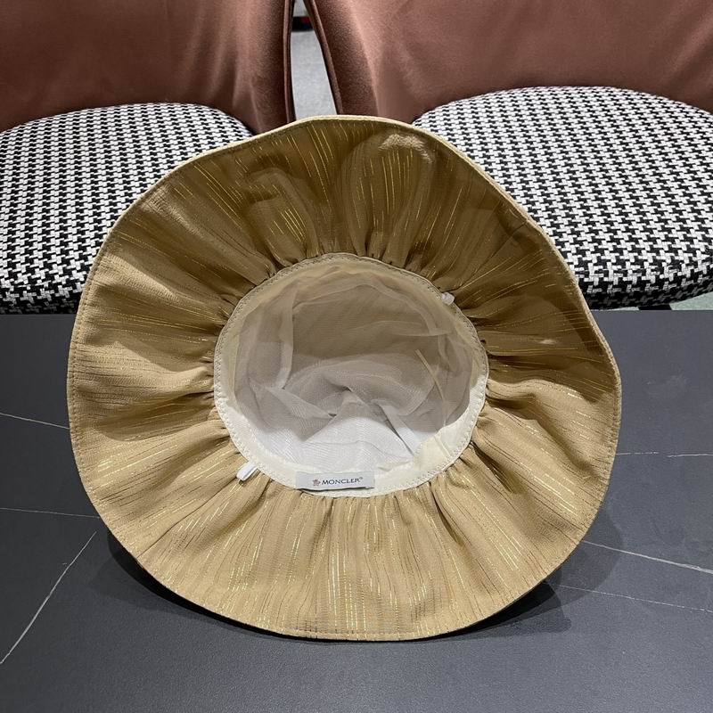 Moncler hat (2)