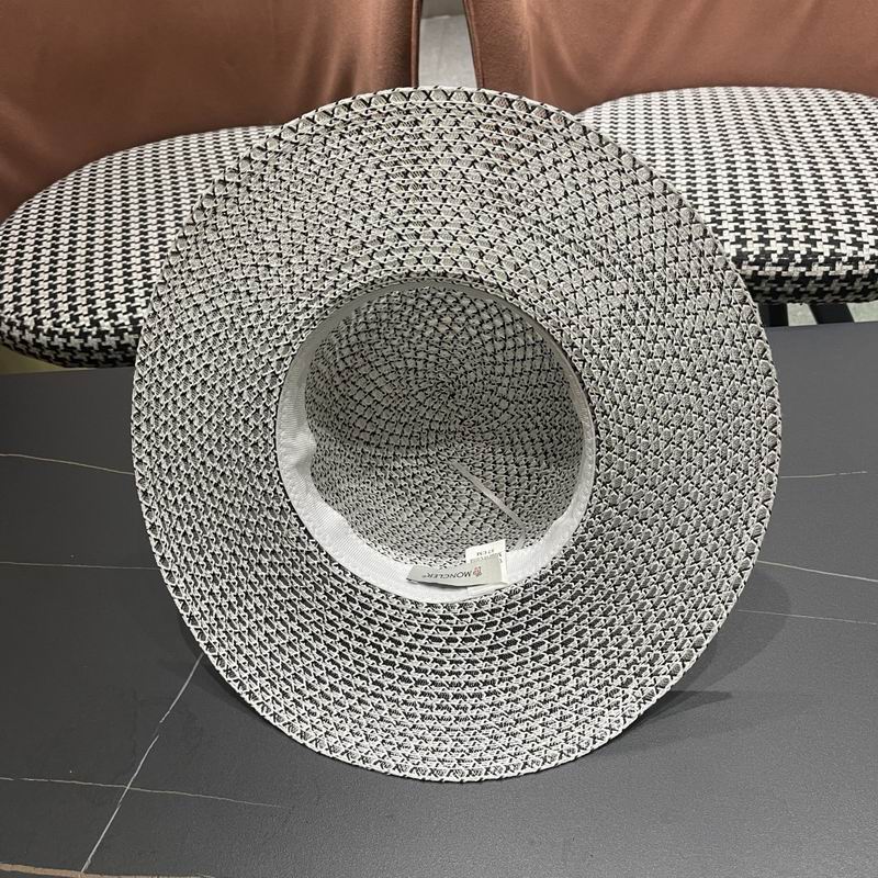 Moncler top hat (13)