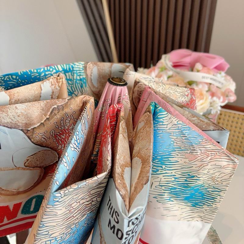 Moschino umbrella (135)