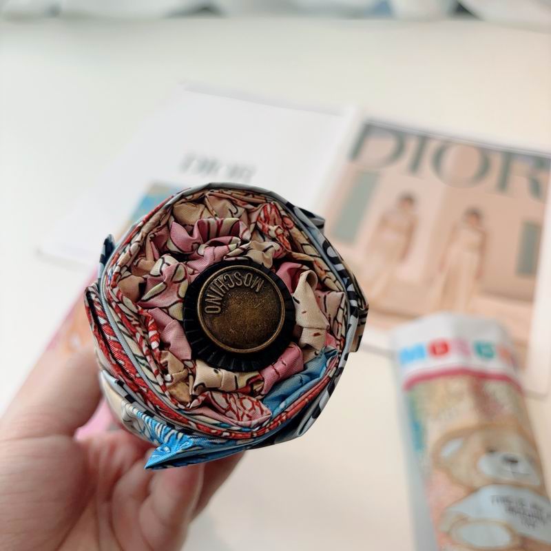 Moschino umbrella (144)